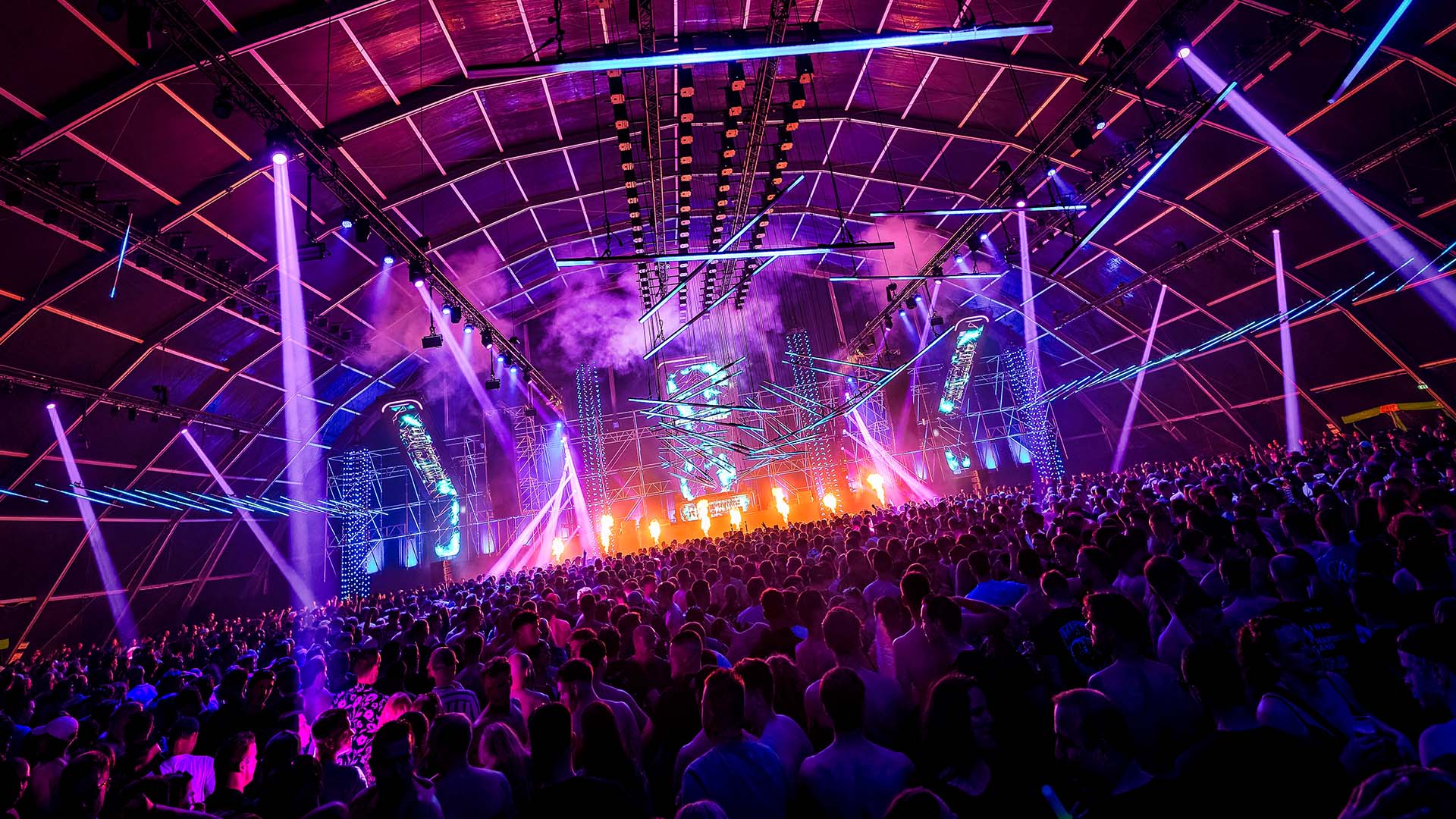 250607-233725-HARMONY OF HARDCORE-Bobbie van den Bosch-08675-HR